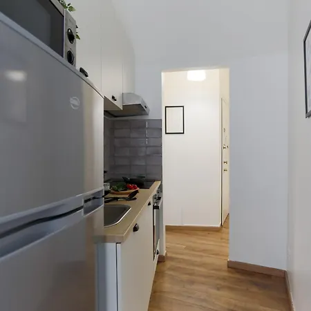The Rent - Cozy Two-bedroom Near Colonne S Lorenzo Apartment *