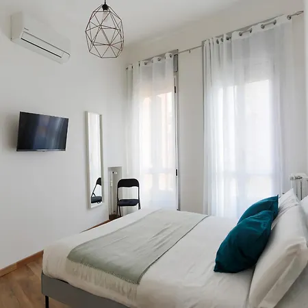 The Rent - Cozy Two-bedroom Near Colonne S Lorenzo Apartment